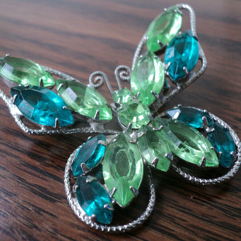 Brooch